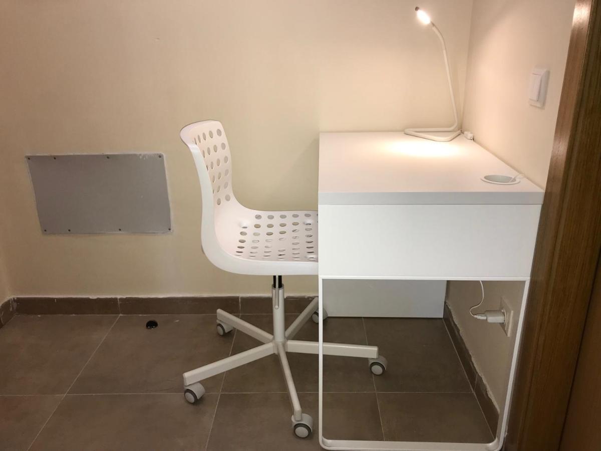 Urban Manresa-City Center Apartment With Balcony Luaran gambar