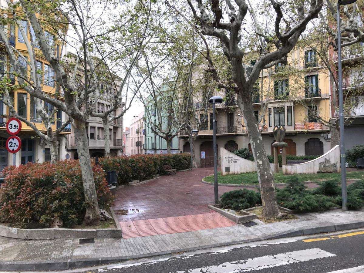 Urban Manresa-City Center Apartment With Balcony Luaran gambar